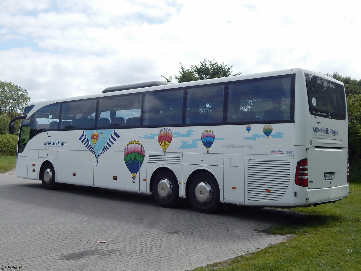Mercedes Tourismo von der AOK-Klinik Rügen in Sassnitz am 13.07.2017