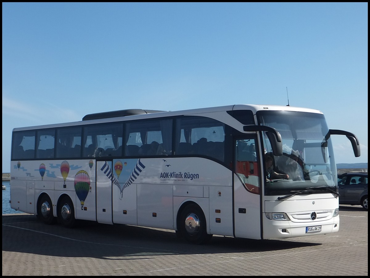 Mercedes Tourismo der AOK-Klinik Rgen im Stadthafen Sassnitz am 23.05.2013