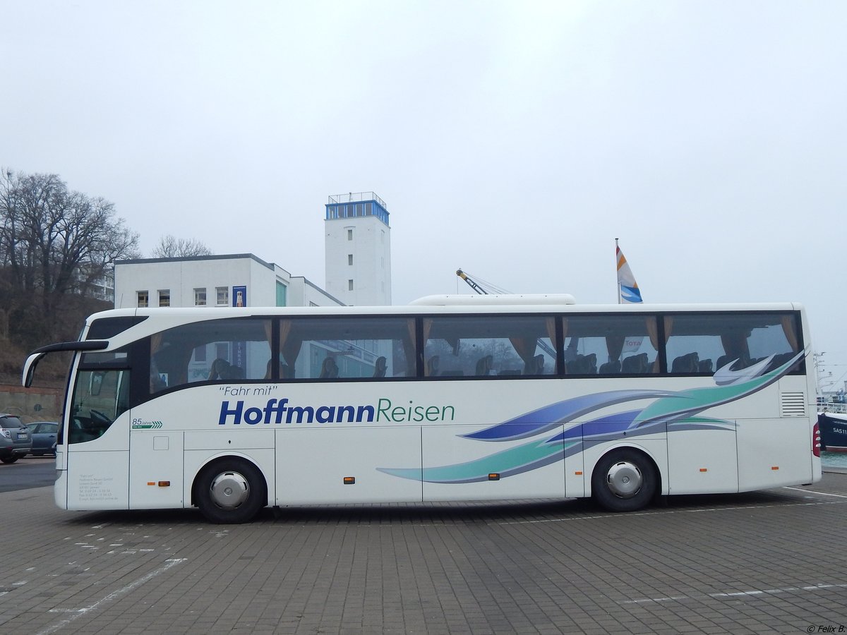 Mercedes Tourismo von Hoffmann Reisen aus Deutschland im Stadthafen Sassnitz am 26.03.2015