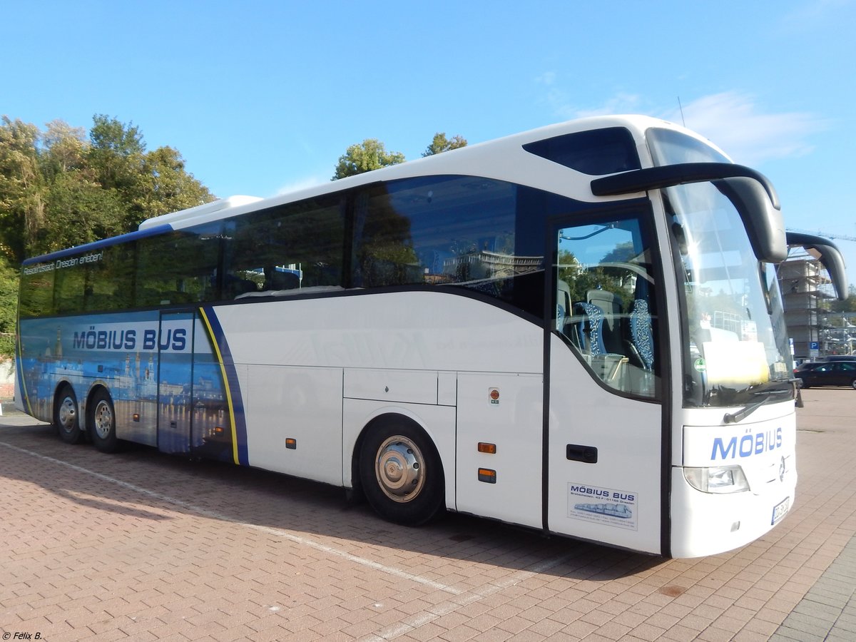 Mercedes Tourismo von Möbius Bus aus Deutschland im Stadthafen Sassnitz am 10.10.2014