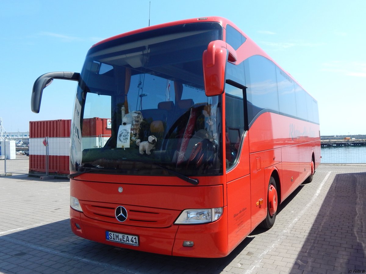 Mercedes Tourismo von Rhein-Ahr-Reisen aus Deutschland im Stadthafen Sassnitz am 05.07.2015