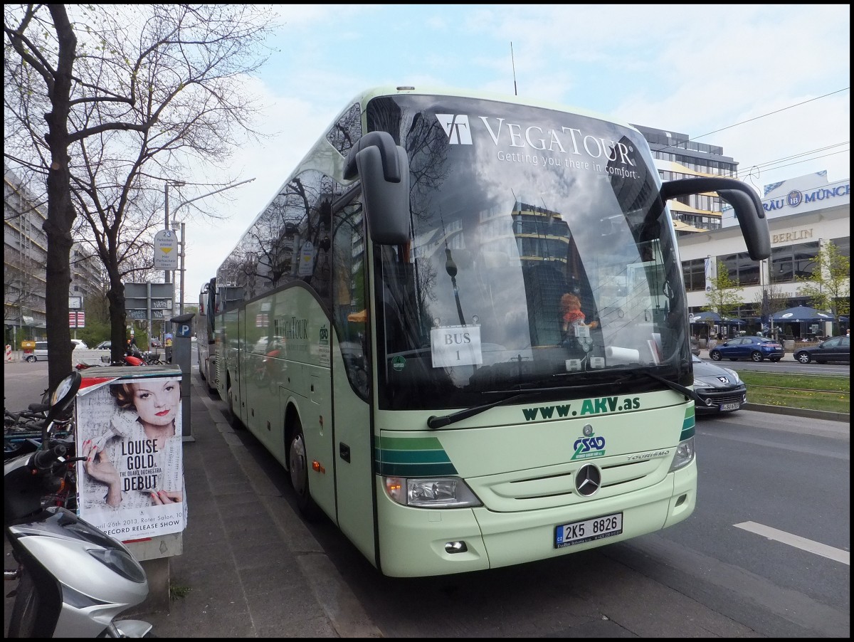 Mercedes Tourismo von Vega Tour aus Tschechien in Berlin am 25.04.2013