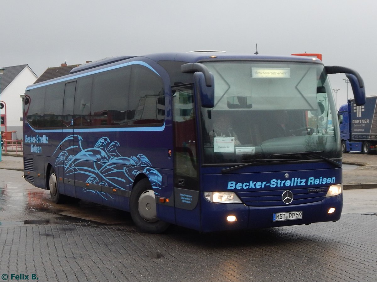 Mercedes Travego von Becker-Strelitz-Reisen aus Deutschland in Neubrandenburg am 21.10.2016