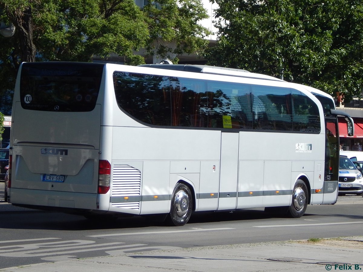 Mercedes Travego von Kuti Travel aus Ungarn in Berlin am 08.06.2016