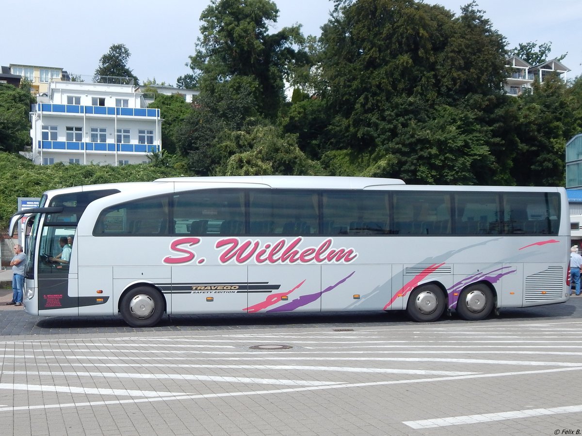 Mercedes Travego von S. Wilhelm Reisen aus Deutschland im Stadthafen Sassnitz am 02.09.2017