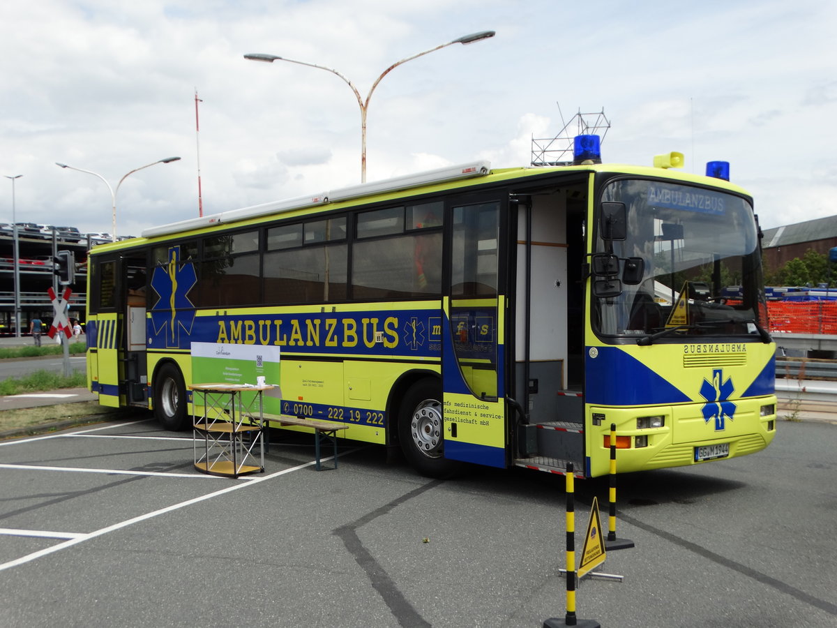 MFS Steyr Ambulanz Bus am 16.06.17 auf dem Hessentag in Rüsselsheim