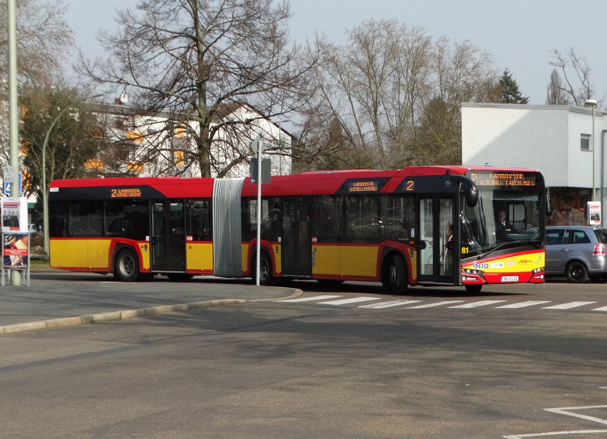 Nagelneuer HSB Solaris Urbino 18 Wagen 81 am 10.03.16 in Hanau auf der Linie 2