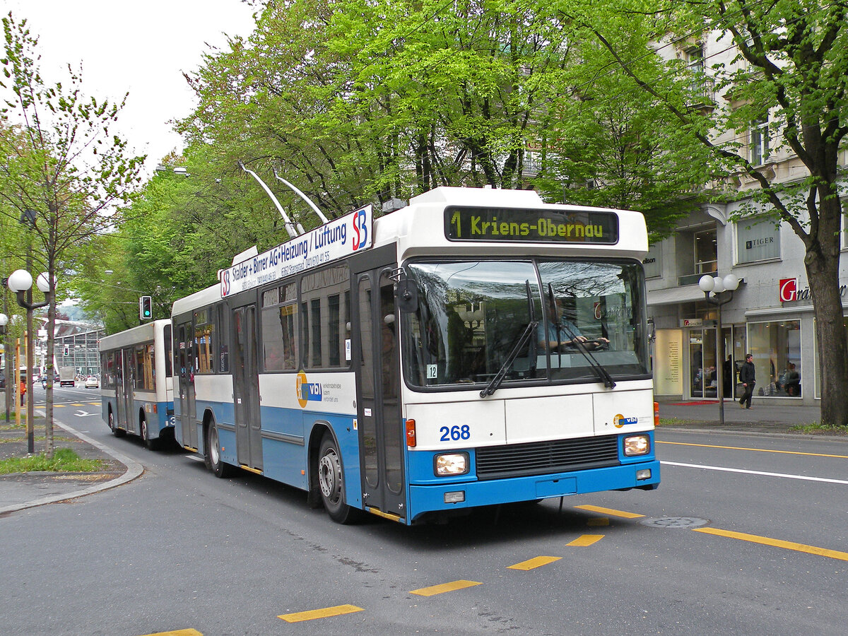 NAW Trolleybus 268 mit AW, auf der Linie 1, fährt am 04.05.2010 durch die Pilatusstrasse.