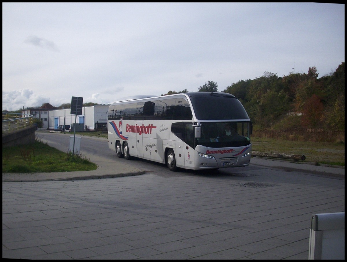 Neoplan Cityliner von Benninghoff aus Deutschland im Stadthafen Sassnitz am 27.10.2012