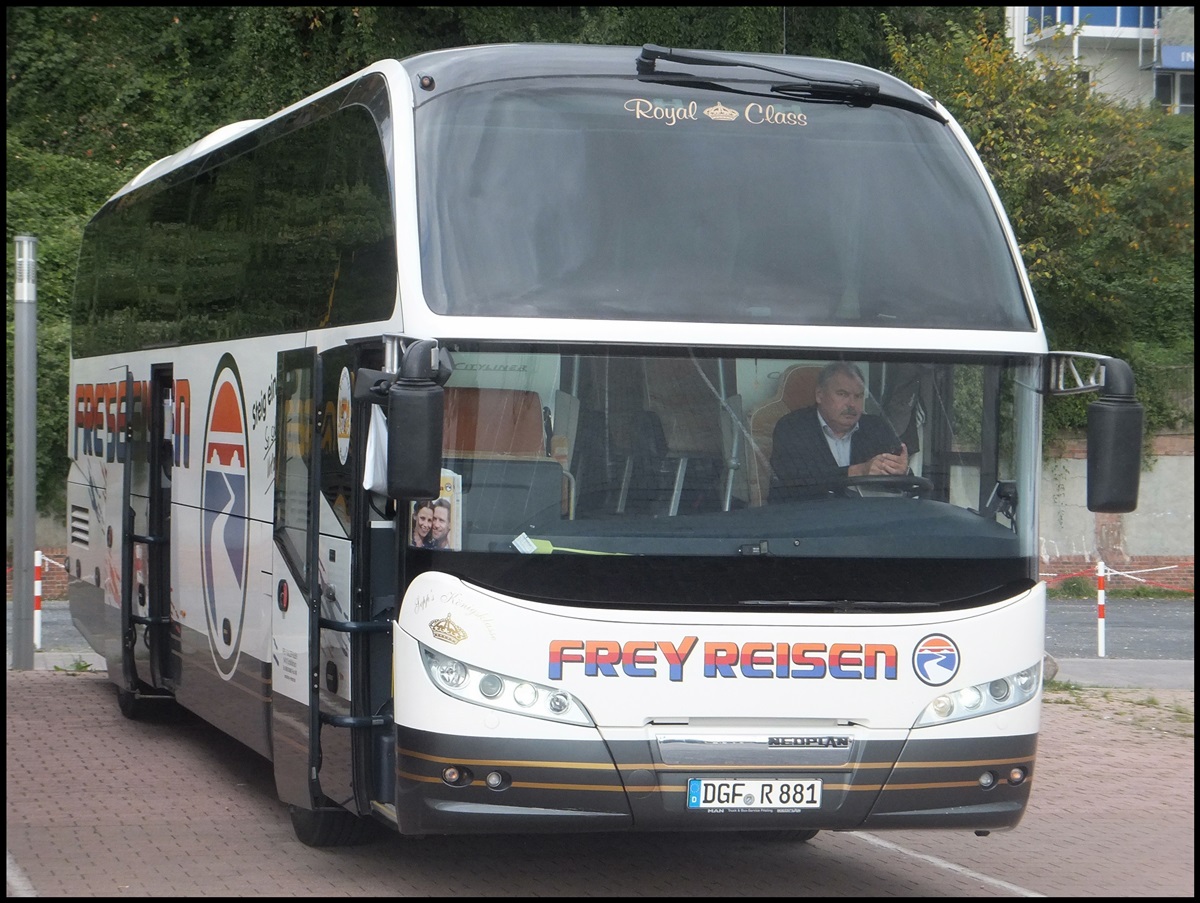 Neoplan Cityliner von Frey Reisen aus Deutschland im Stadthafen Sassnitz am 28.09.2013