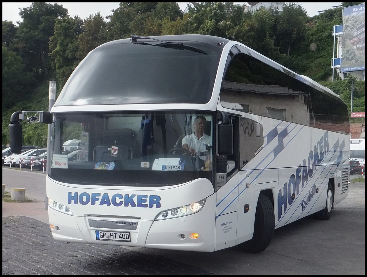 Neoplan Cityliner von Hofacker aus Deutschland im Stadthafen Sassnitz am 31.08.2013