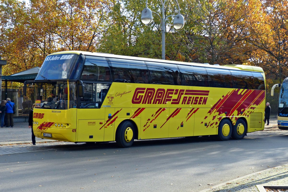 Neoplan Cityliner N 1116/3 HC, #429, von Anton Graf GmbH Reisen & Spedition ''Graf's Reisen''. Berlin/Hardenbergplatz im November 2014.