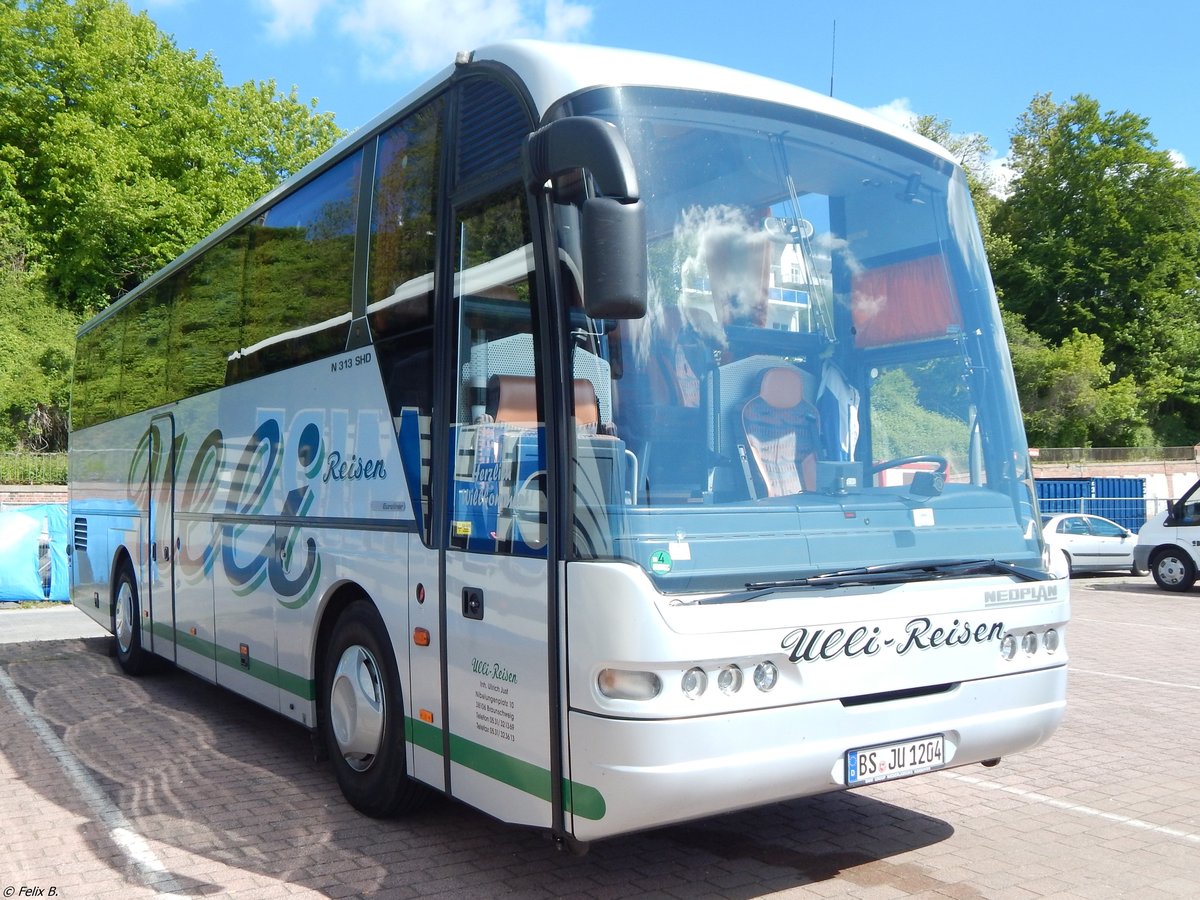 Neoplan Euroliner von Ulli-Reisen aus Deutschland im Stadthafen Sassnitz am 22.05.2015