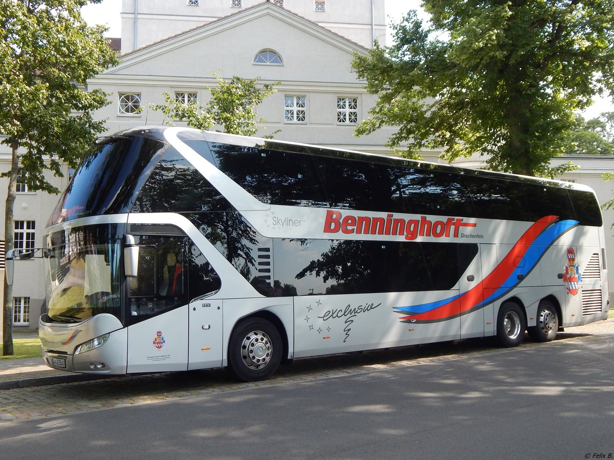 Neoplan Skyliner von Benninghoff aus Deutschland in Stralsund am 22.07.2015