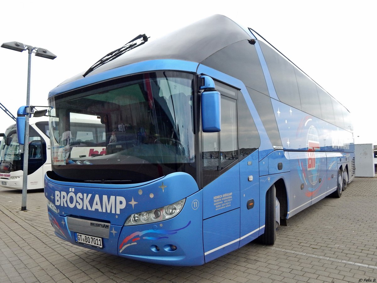 Neoplan Starliner von Bröskamp aus Deutschland im Stadthafen Sassnitz am 12.10.2014