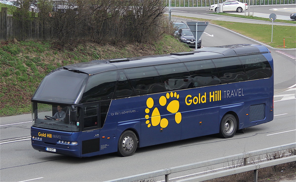Neoplan Starliner Gold Hill, près de Berne printemps 2016