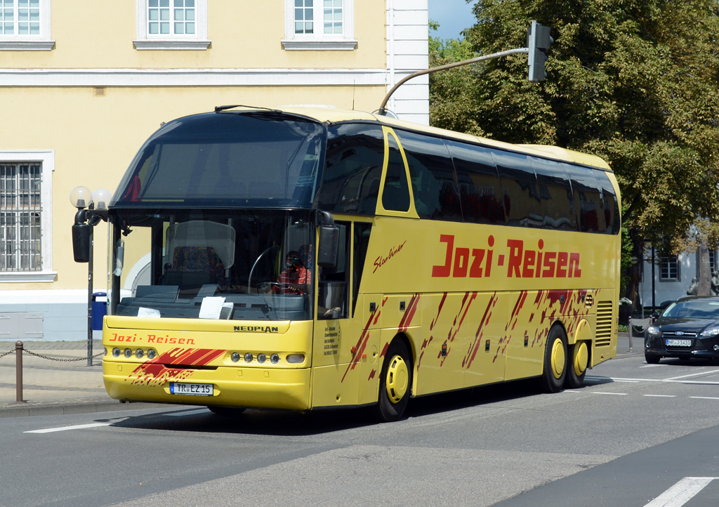 Neoplan Starliner von  Jazi-Reisen  in Neuwied - 24.07.2014
