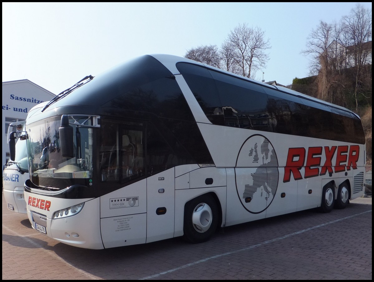 Neoplan Starliner von Rexer aus Deutrschland im Stadthafen Sassnitz am 28.03.2014