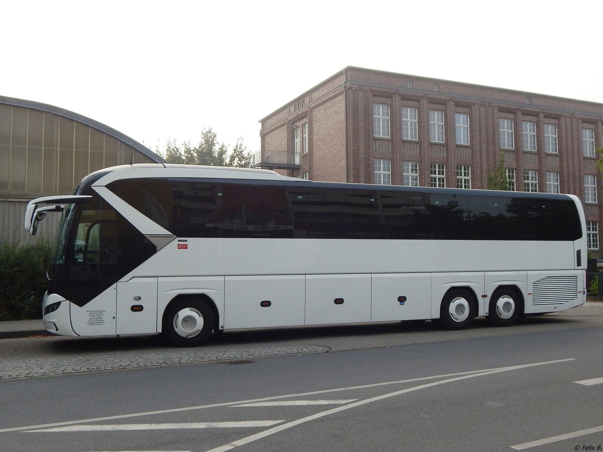 Neoplan Tourliner von Grund aus Deutschland in Neubrandenburg am 26.07.2018