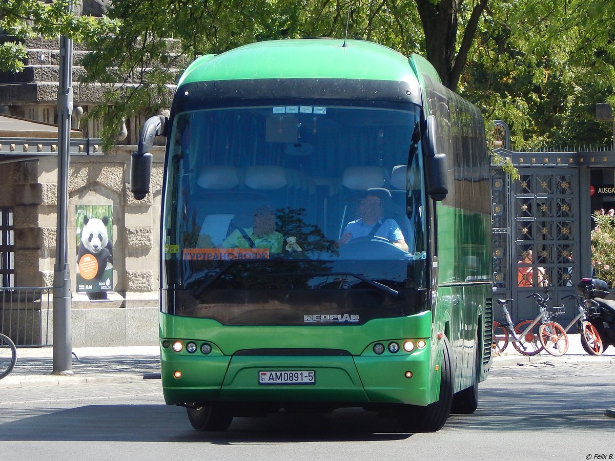 Neoplan Tourliner von Tourtrans aus Weißrussland in Berlin am 06.08.2018