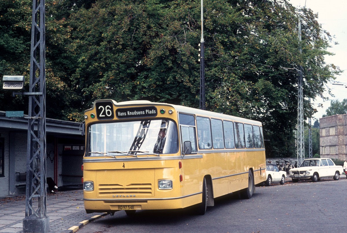 NESA Buslinie 26 (Leyland/DAB-Dieselbus 4) Charlottenlund, Femvejen am 2. Oktober 1971.