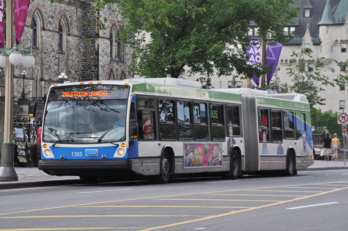 Nova Bus 1305 der STO Société de transport de l`Outaouais fährt am 17.07.2017 in Ottawa.