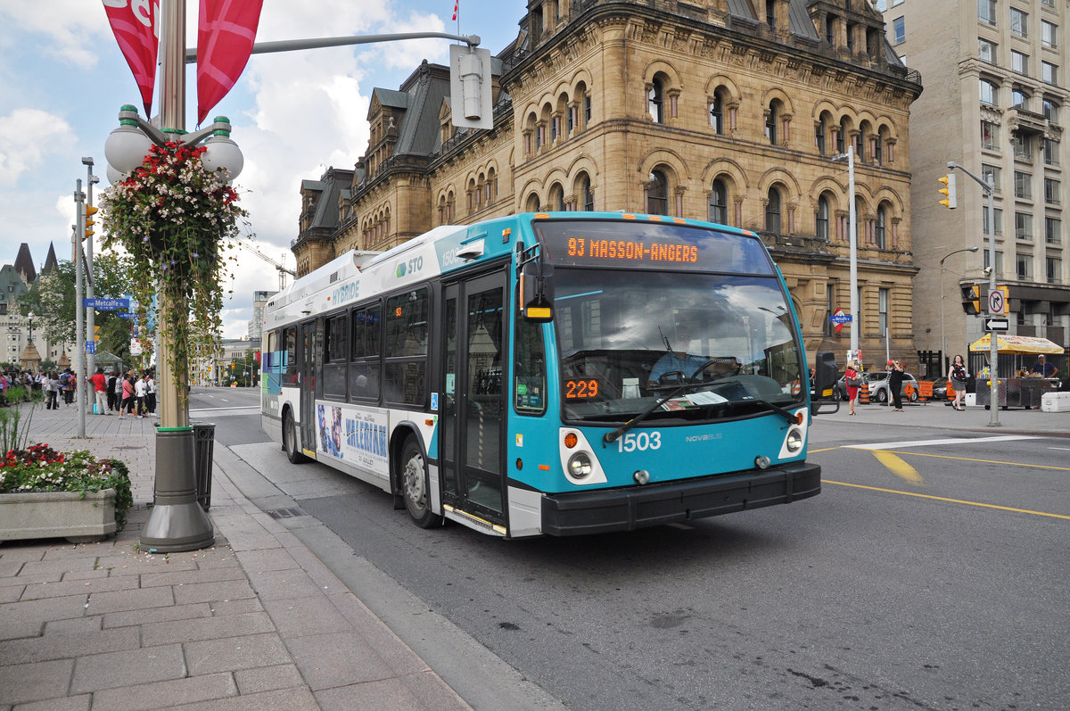 Nova Bus 1503 der STO Société de transport de l`Outaouais fährt am 17.07.2017 in Ottawa.