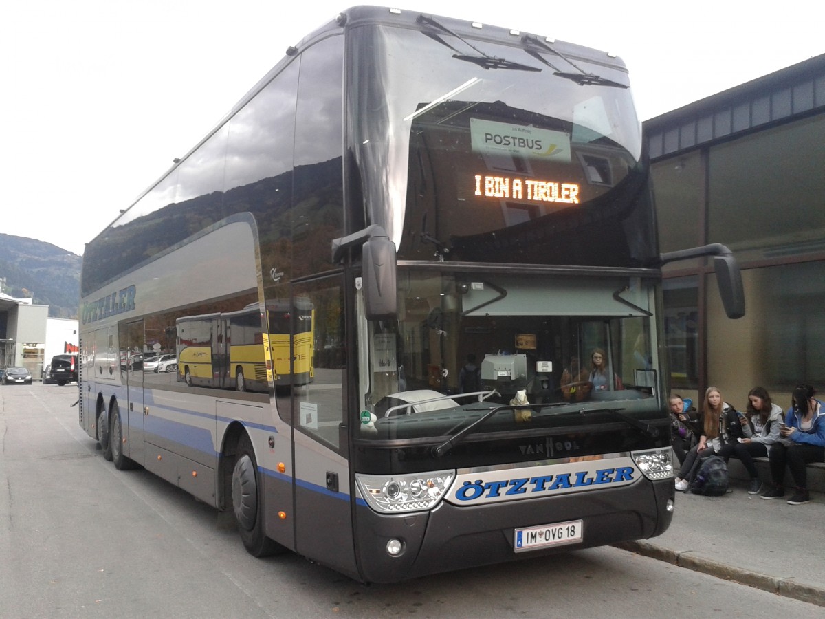 Ötztaler Bus im Einsatz für die ÖBB-Postbus GmbH als Kurs 108 (Kfl. 4420) von Lienz Bahnhof (Vorplatz) via Südtirol nach Innsbruck Hbf (Südtiroler Platz Steig A). Dieser Bus ist der Ersatz für einen der bis zum Fahrplanwechsel 2013/2014 verkehrenden Korridor-Züge.