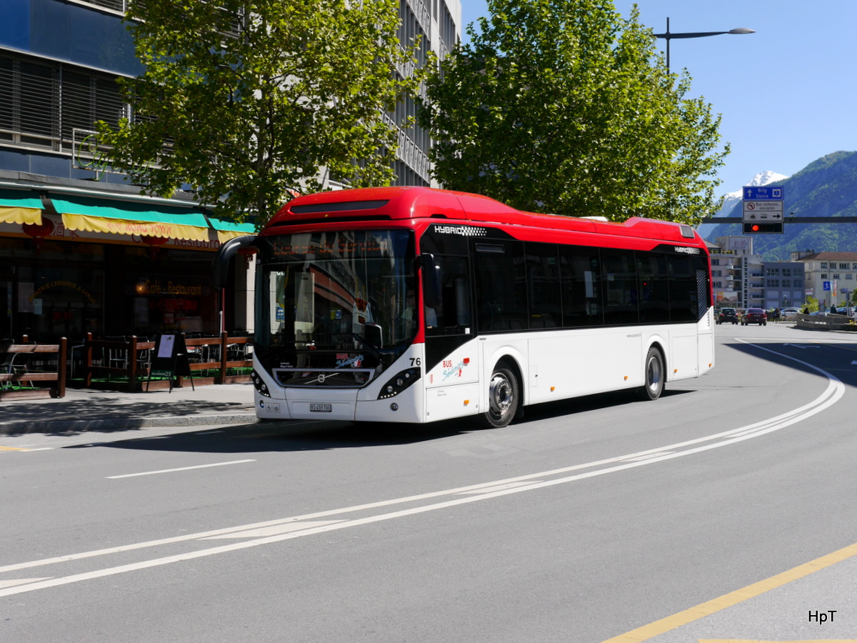 Ortsbus Sion / Postauto - Volvo 7900 Hybrid  Nr.76  VS 459700 unterwegs auf einer Dienstfahrt in Sion am 05.05.2017