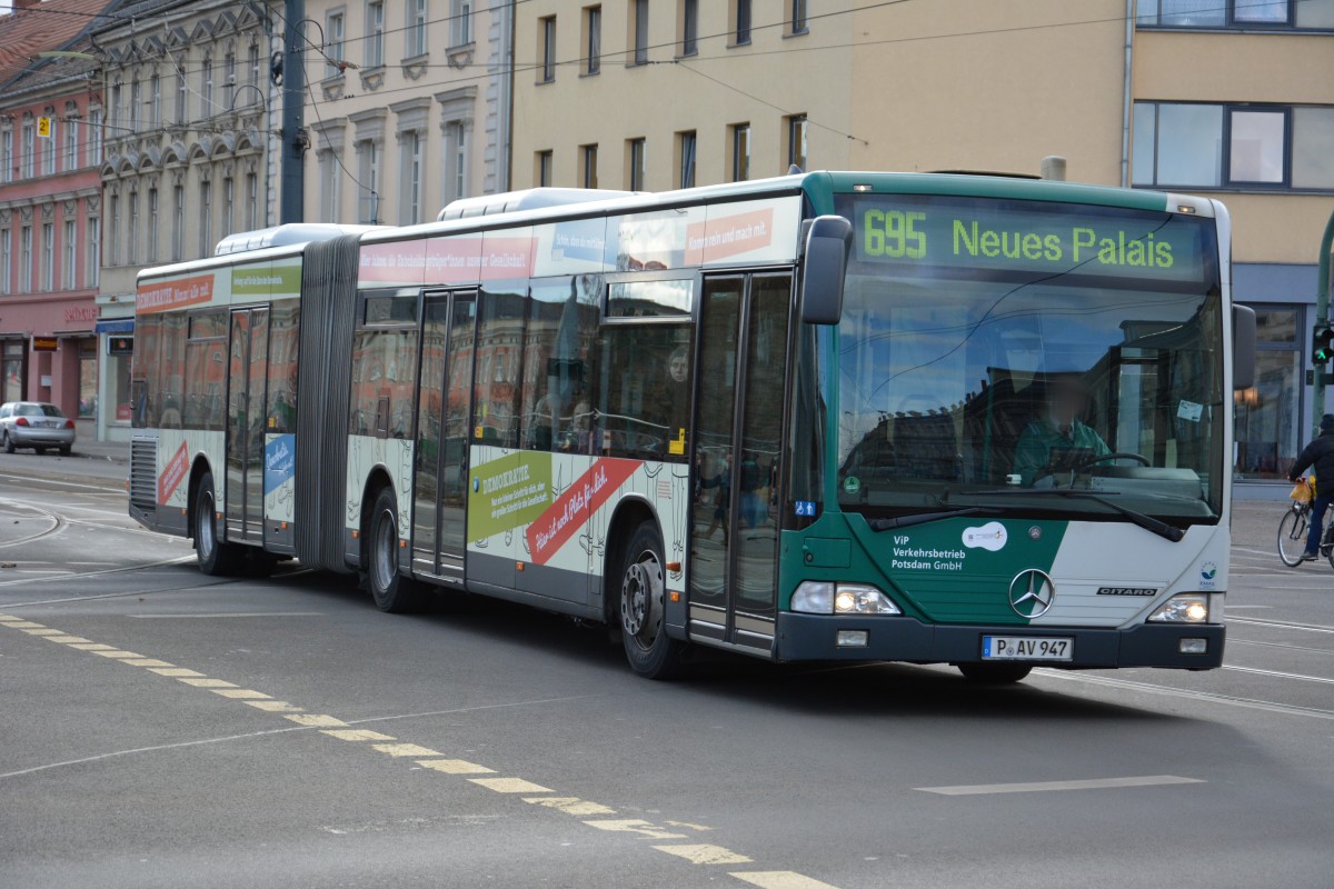 P-AV 947 auf der Linie 695 zum Neuen Palais am Platz der Einheit unterwegs. Aufgenommen am 16.02.2014. 