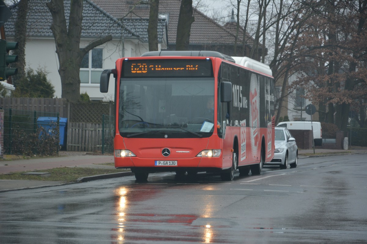 P-GA 130 (Mercedes Benz Citaro Facelift) fährt am 10.03.2015 auf der Linie 620 zum S-Bahnhof Wannsee. Nächster Halt, Kleinmachnow Rathausmarkt.

