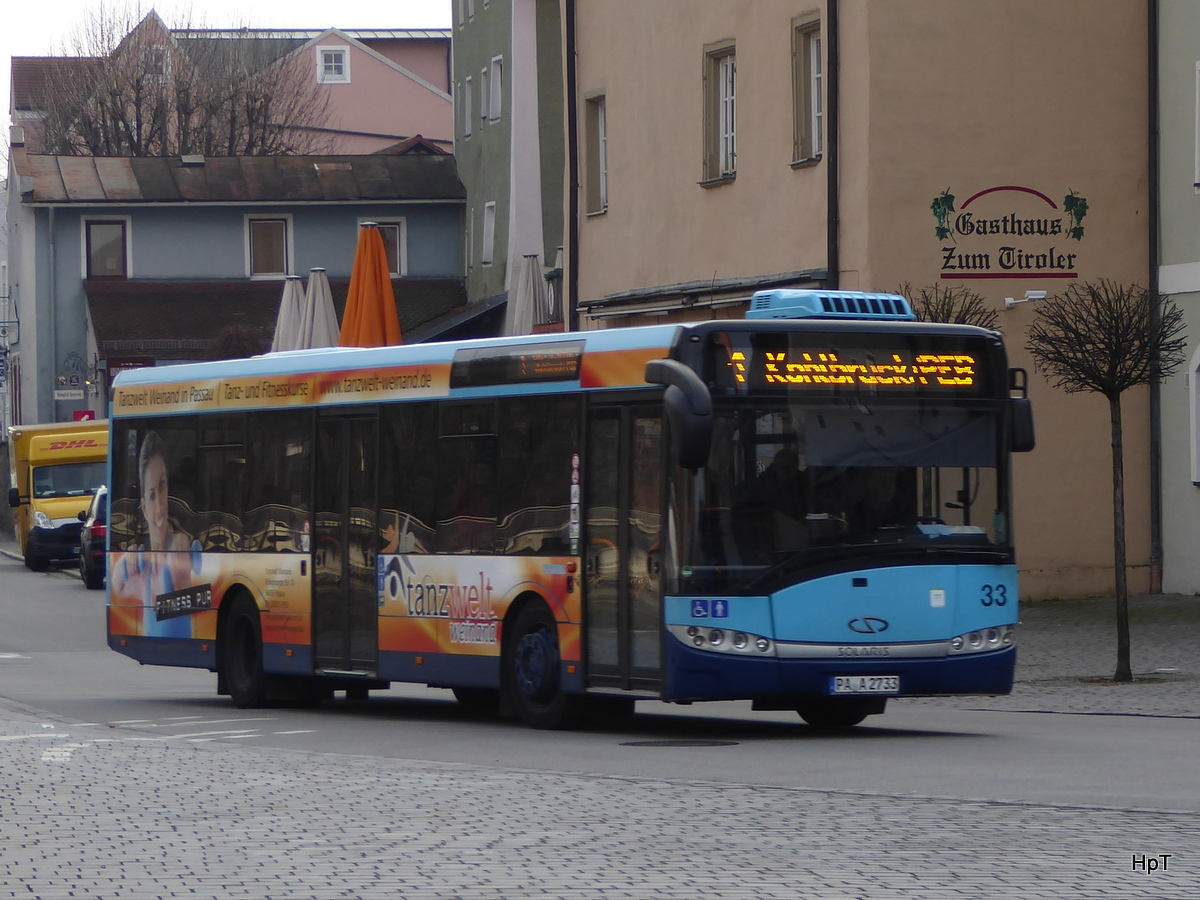 Passau - Solaris Bus Nr.33  PA.A  2733 unterwegs an der Donau in Passau am 05.12.2015