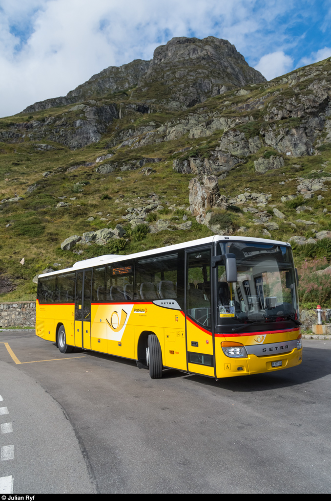 Postauto bei Steingletscher am Sustenpass. 7. September 2015