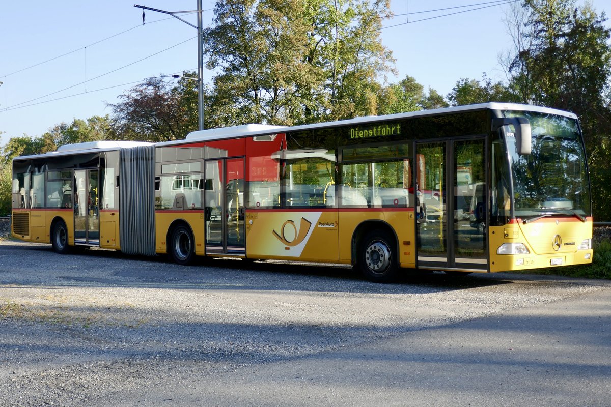 PostAuto Citaro I Gelenkbus am 20.9.18 bei der Garage Klopfstein Laupen parkiert.