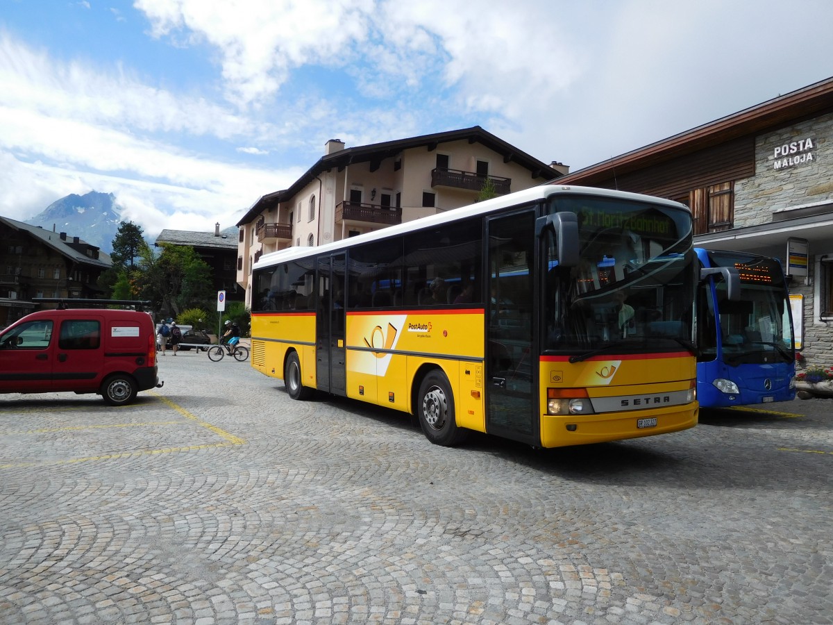 PostAuto Graubünden, 7000 Chur: Setra S 313 UL (2004) GR 102'327, am 29. Juli 2015 bei 7516 Maloja Posta (GR) 