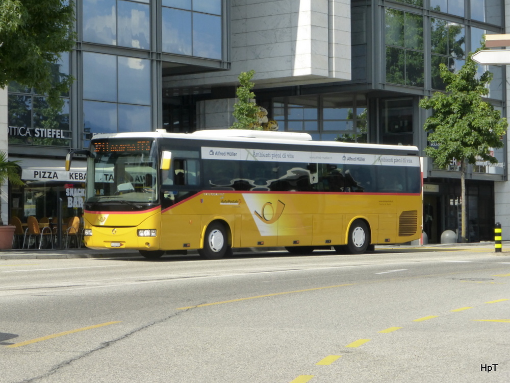 Postauto - Irisbus Crossway  TI 233555 unterwegs in der Stadt Locarno am 23.08.2014
