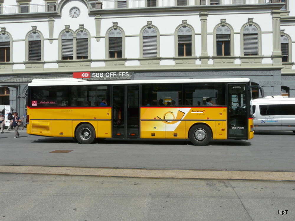 Postauto - Setra S 313 UL  VS 241967 vor dem Bahnhof Brig am 02.09.2013