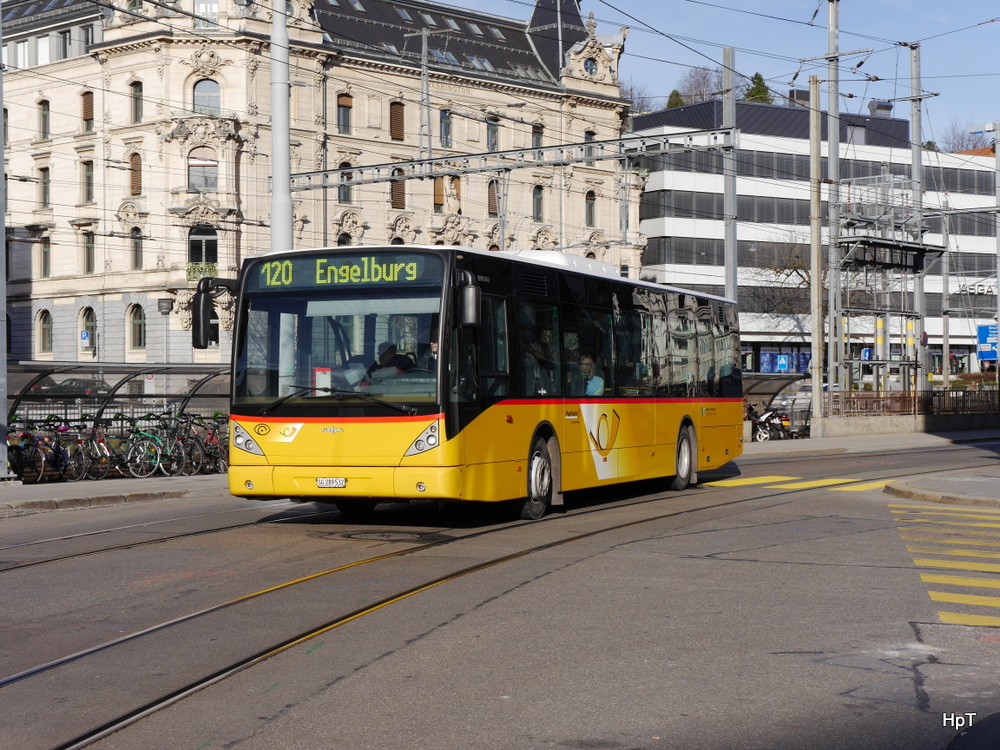 Postauto - VanHool NEW A 360  SG  289532 unterwegs auf der Linie 120 in der Stadt St. Gallen am 13.12.2014
