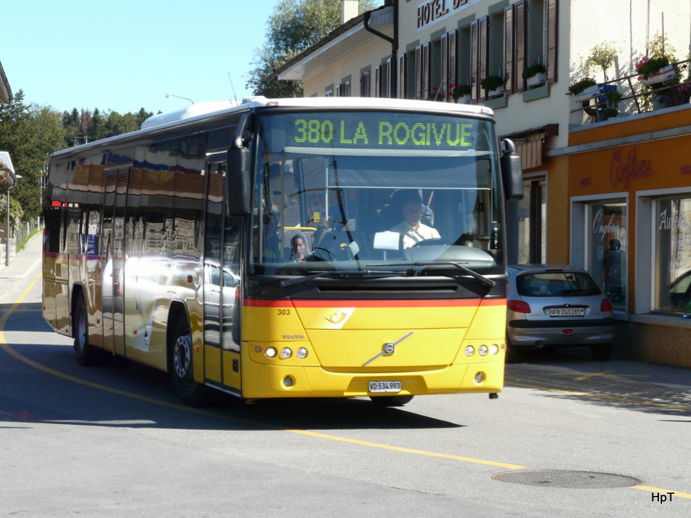 Postauto - Volvo 8700 Nr.303  VD 534993 unterwegs in Palzieu am 03.09.2013