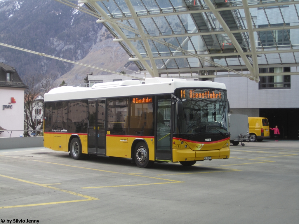Postauto/Regie Chur GR 86897 (Scania/Hess K320UB ''Bergbus'') am 11.4.2018 beim Bhf. Chur