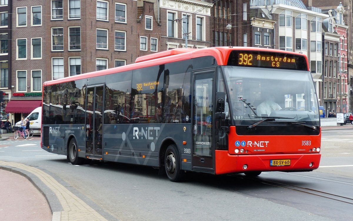R-net, Linie 392 mit einem VDL Berkhof Ambassador 200 '3583', Amsterdam im April 2015.