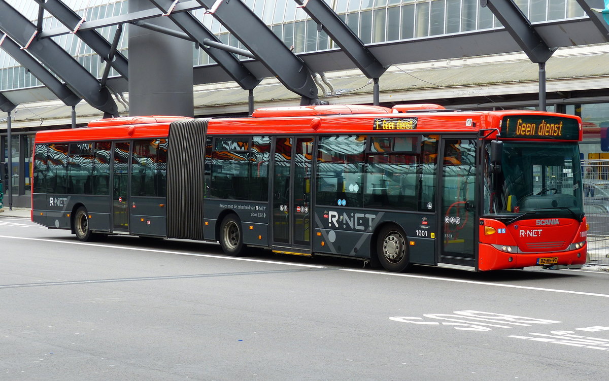 R-net mit dem Scania OmniLink G '1001, Amsterdam 2015.