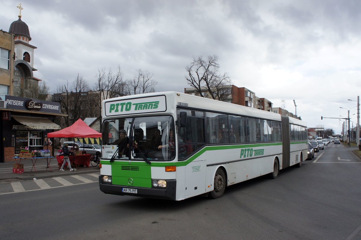Rumnien / Bus Arad: Mercedes-Benz O 405 G von PITO TRANS S.R.L. ARAD, aufgenommen im Mrz 2017 im Stadtgebiet von Arad.