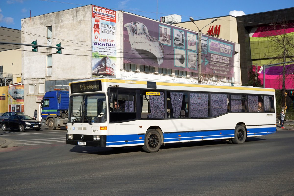 Rumänien / Bus Arad: Mercedes-Benz O 405 N (ehemals EVAG Essen) der Compania de Transport Public SA Arad (CTP Arad SA), aufgenommen im März 2017 im Stadtgebiet von Arad.