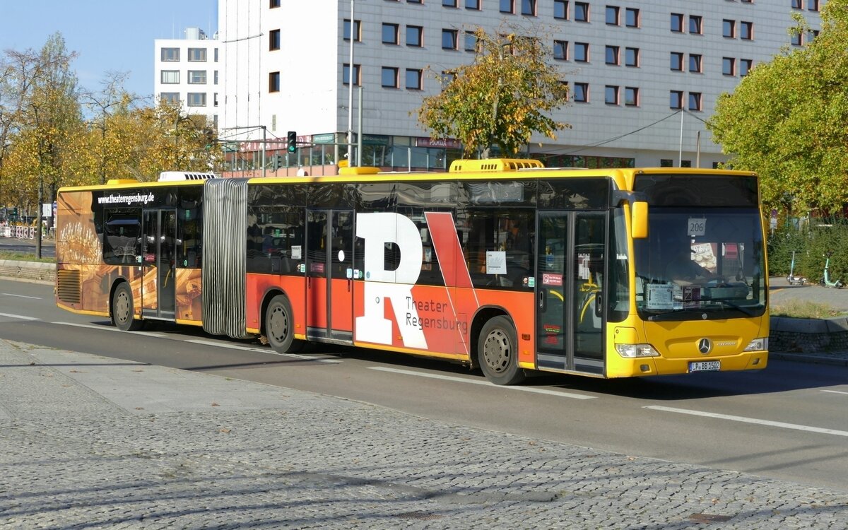 S42 Ersatzverkehr, SEV der S Bahn Berlin mit dem Mercedes-Benz Citaro O530 II G Facelift LP-BB 1502) ex Regensburg, von Bernie Reisen UG. Berlin im Oktober 2022.
