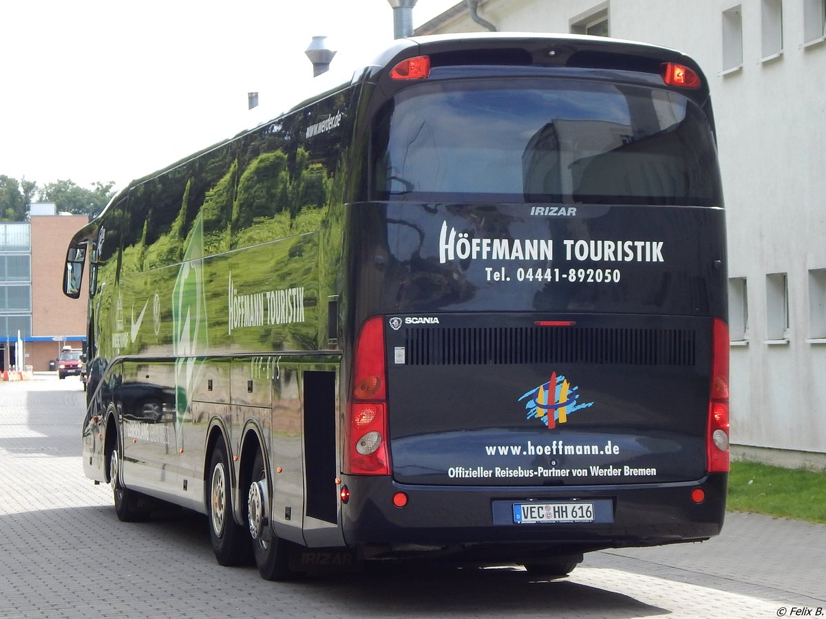 Scania Irizar von Höffmann Touristik aus Deutschland im Stadthafen Sassnitz am 17.07.2017