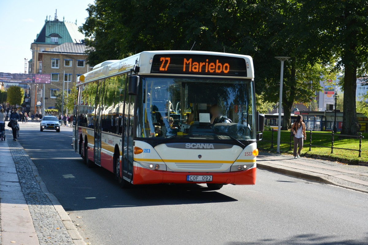 Scania OmniLink (COF 092) am 15.09.2014 in der Innenstadt von Jönköping.