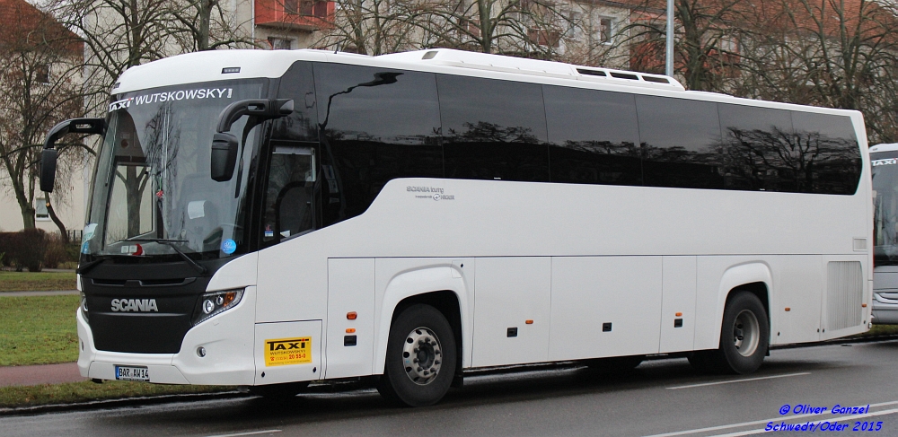 Scania Touring von Taxi Wutskowski, 2015 in Schwedt/Oder.