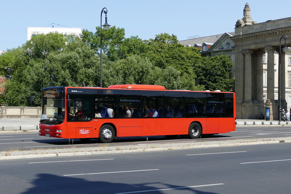 Schienenersatzverkehre (SEV) S3, S5, S7 und S9 der S -Bahn Berlin mit dem MAN Lion's City von ''Enders-Busbetrieb'',  aus Hannover, Berlin /Straße des 17.Juni im Juli 2018. 