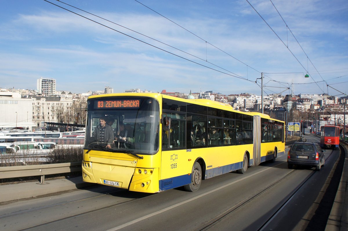 Serbien / Stadtbus Belgrad / City Bus Beograd: Ikarbus IK-218N - Wagen 1355 der GSP Belgrad, aufgenommen im Januar 2016 auf der Brücke über die Save in der Nähe der Haltestelle  Ekonomski fakultet  in Belgrad.